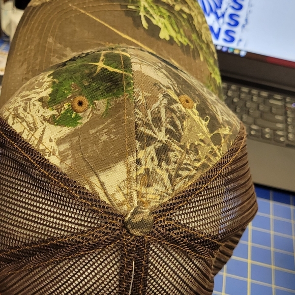 Realtree Camo Capital Farm Credit Mesh Adjustable Cap Hat - Picture 5 of 6